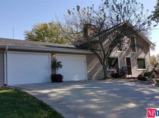 5715 N 81st St, Omaha, NE 68134
