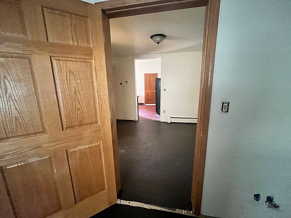 2nd image of 506 4th St