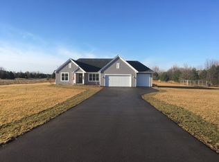 N88W28123 Getaway Ln, Hartland, WI 53029