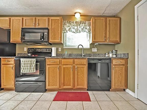 New flooring has been installed - see photos at end of listing