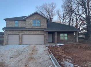 750 E Gallup Hill Rd, Nixa, MO 65714