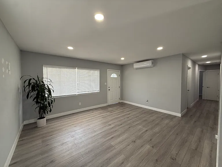 4830 Solola Ave #A — Photo 5