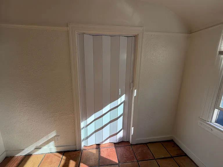 407 Loma Dr #407 — Photo 18