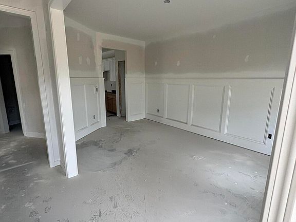 4th image of 1538 Eastbay Dr