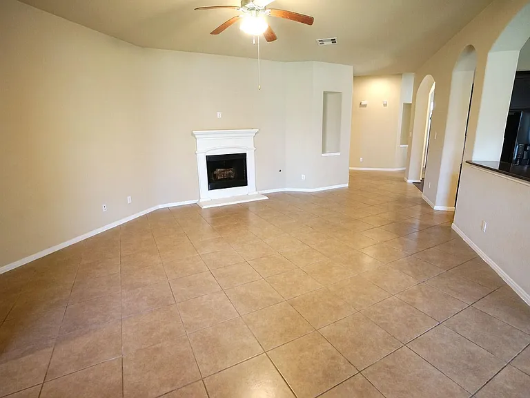 1067 Cedar Lake Ct — Photo 8