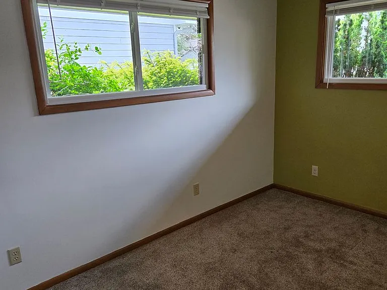 11440 NE Morris St — Photo 9
