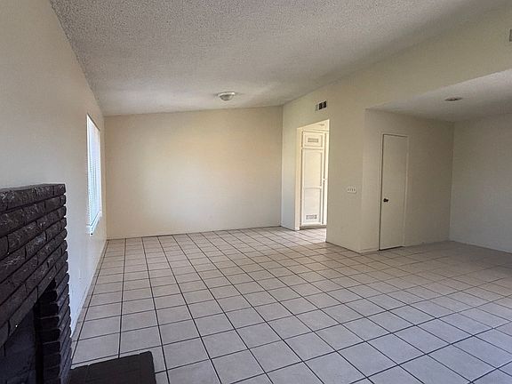 4th image of 852 Douglas Ct