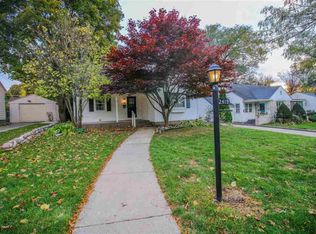 2419 Burrmont Rd, Rockford, IL 61107