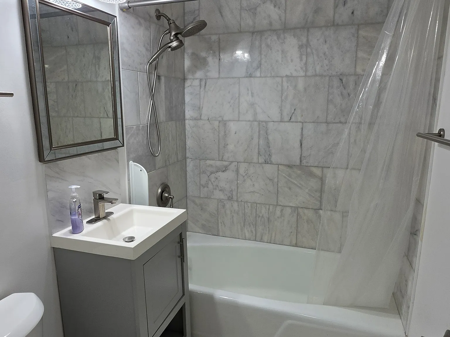 1 bed, 770 sqft, $2,200 — Photo 4
