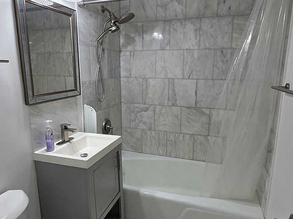 4th image of 444 Bedford St APT 9P