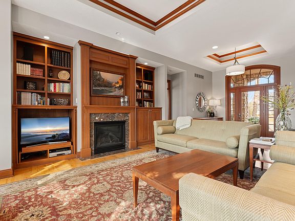 5th image of 1701 Ancaster Dr NE