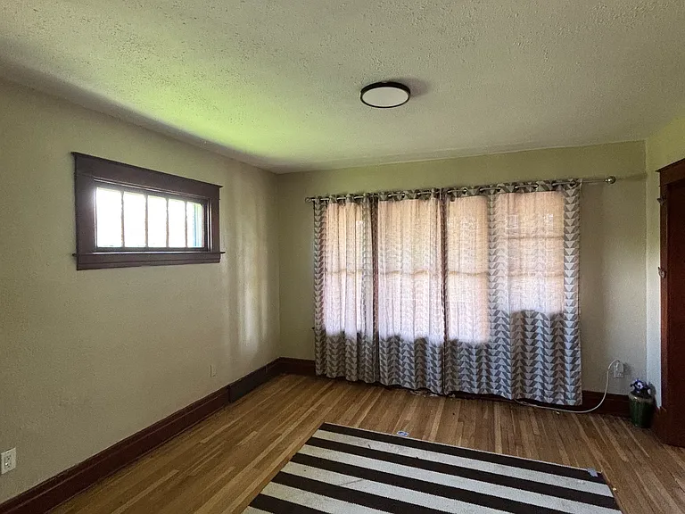 1130 Willow Ave #2 — Photo 10