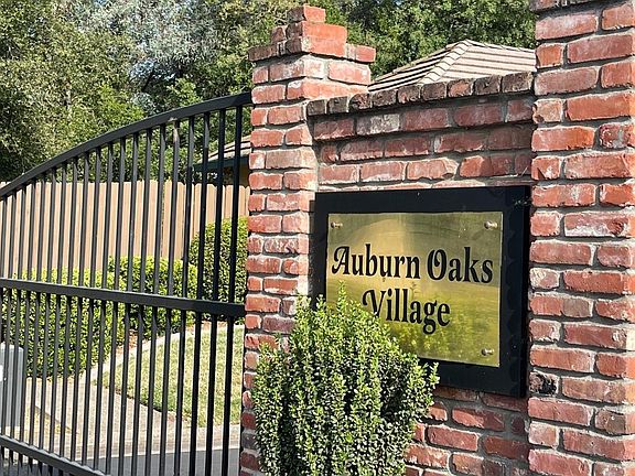 3rd image of 8031 Auburn Oaks Village Ln