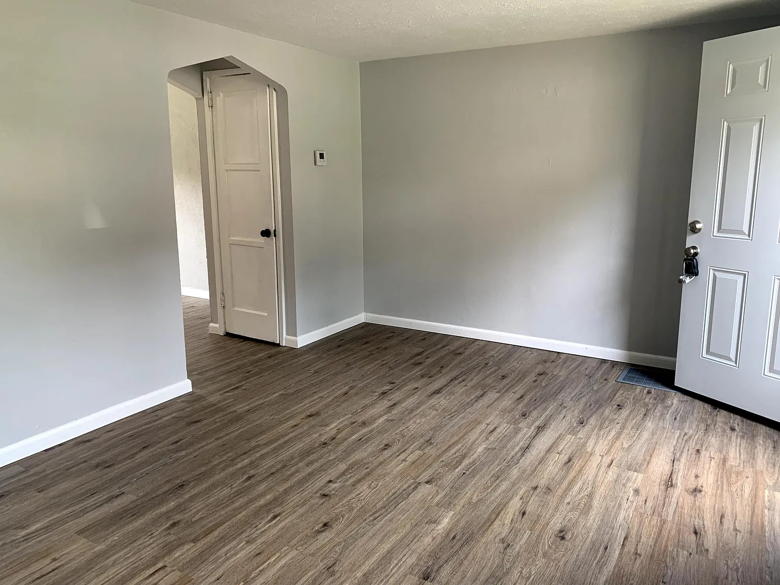 2 bed, 832 sqft, $1,100 — Photo 3