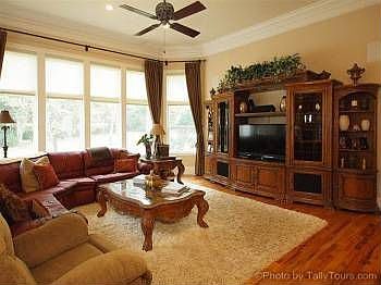 3rd image of 7434 Heartland Cir