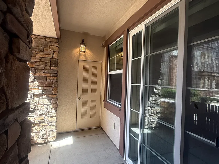 Diamond Creek Condominiums/ Apartments — Photo 26