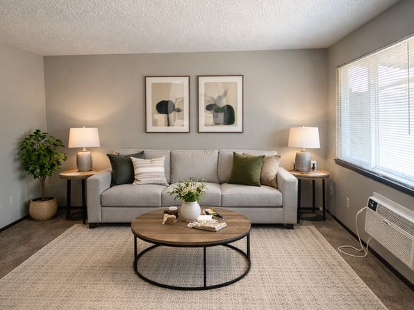 201 Jim Clements Way APT 8