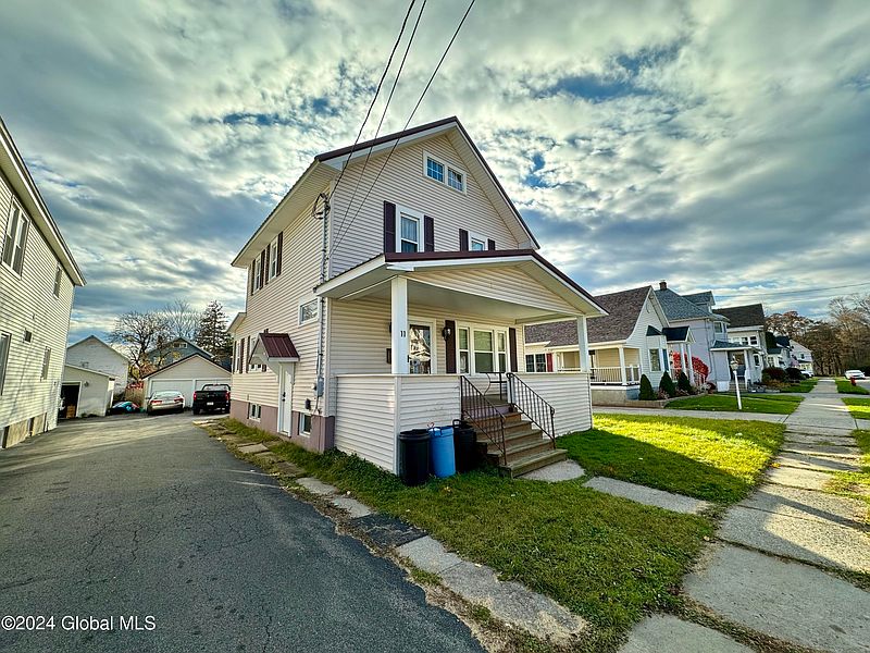 2nd image of 11 Crescent Avenue