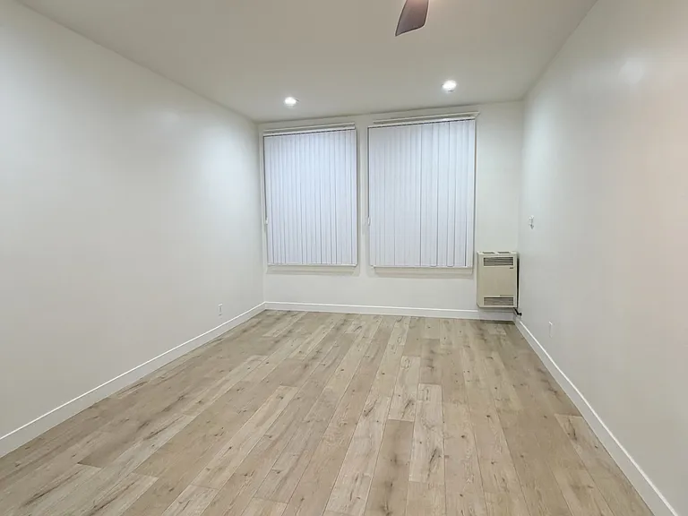 2345 Lincoln Park — Photo 27