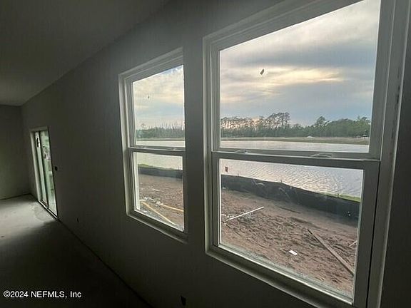 4th image of 14774 CASHEW Avenue