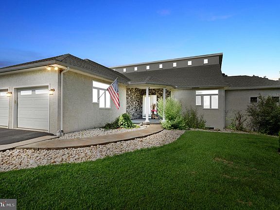 2nd image of 213 Cross Rd