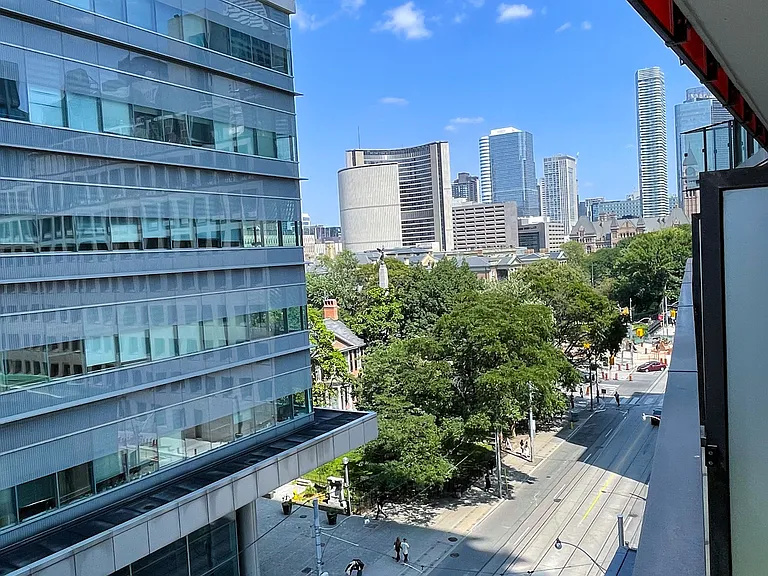 215 Queen St W #606 — Photo 3