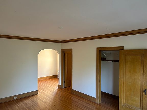 3rd image of 3701 Garfield Ave APT 202