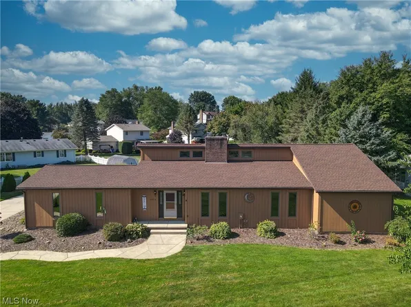 1623 Hawthorn St, Mogadore, OH 44260