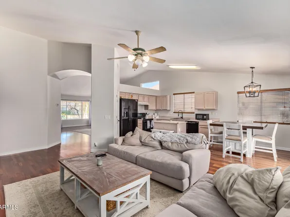 8019 W STELLA Avenue, Glendale, AZ 85303