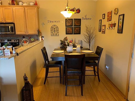 4th image of 1709 34th Ave SW Unit 7