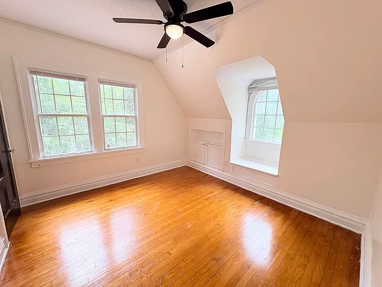 212 Barbourville Dr — Photo 35