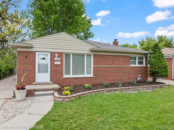 19140 Florence St, Roseville, MI 48066