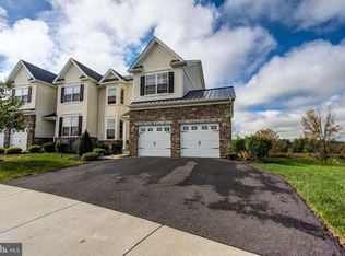 929 Ashford Ln, Blue Bell, PA 19422