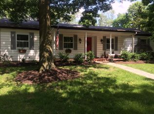 6 Narragansett Dr, Saint Louis, MO 63124