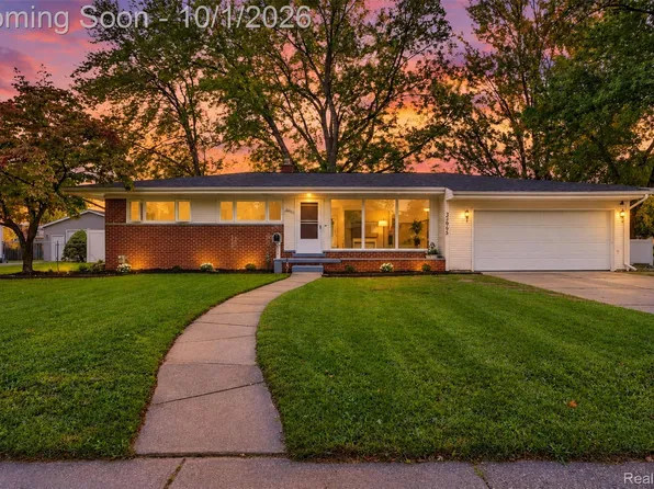 32965 Cloverdale Ave, Farmington, MI 48336