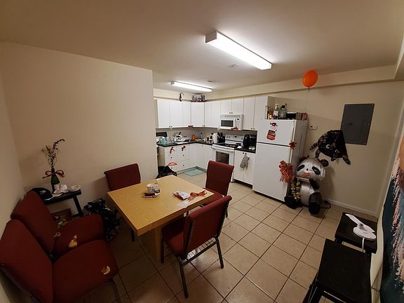5th image of 1719 Monument St #C