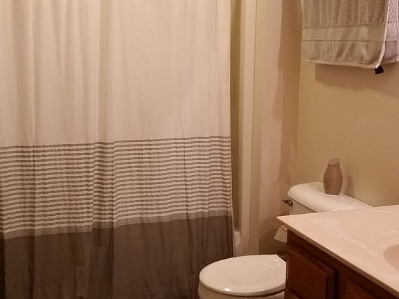 3rd image of 106 Lakewood Ter #4