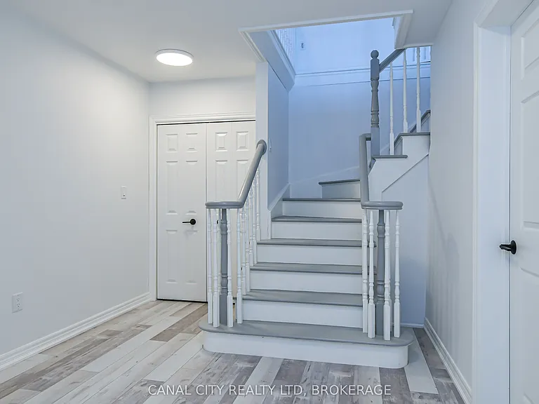 6 Colton Ave — Photo 25