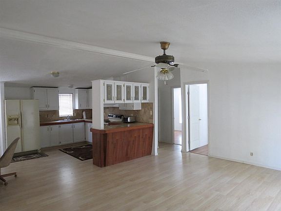 3rd image of 13588 E 51st St