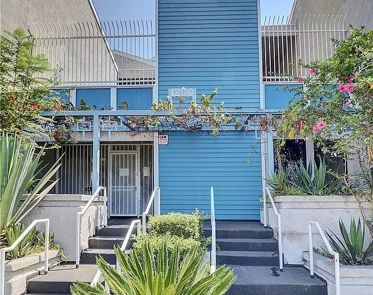 1200 Gaviota Ave #305 — Photo 2