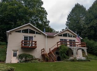 20595 Barber Dr, Saegertown, PA 16433