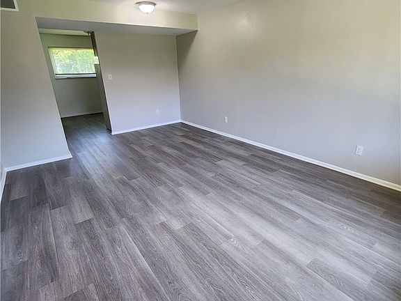 4th image of 83 Sprague Rd