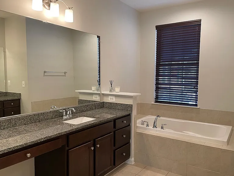 44037 Vaira Ter #290 — Photo 10