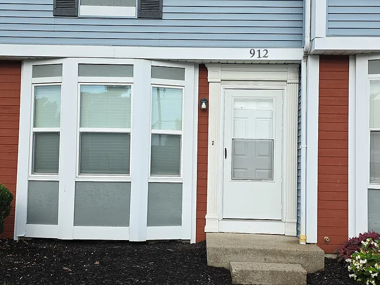 912 Annagladys Dr — Photo 1