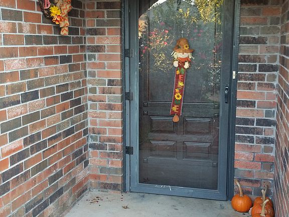 2nd image of 1204 SW 117th Pl