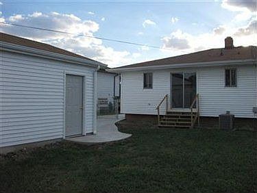 3rd image of 6079 Langer Dr