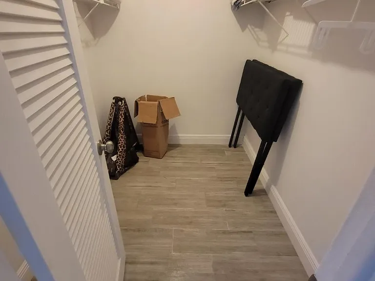 1009 NW 88th Ave — Photo 11