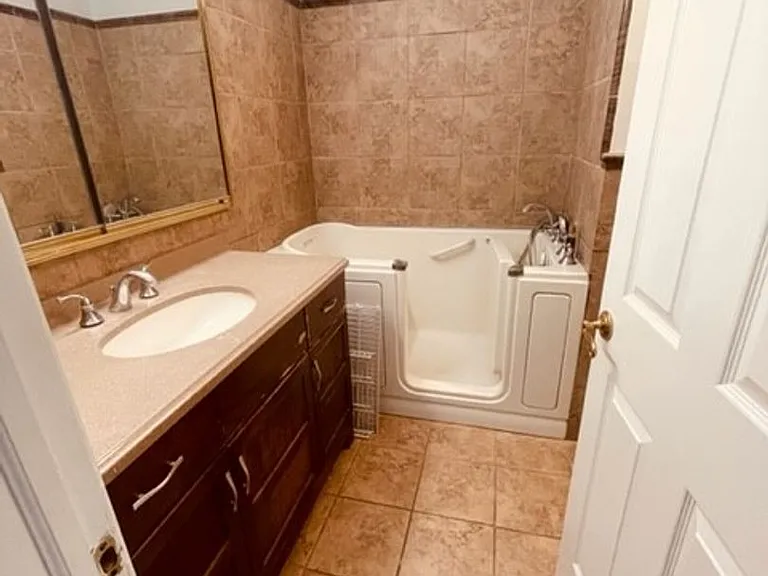 500 Manor House Ln — Photo 42