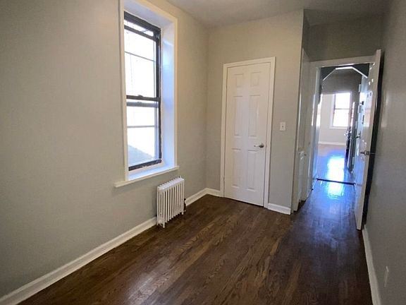 5th image of 324 E 109th St APT 14