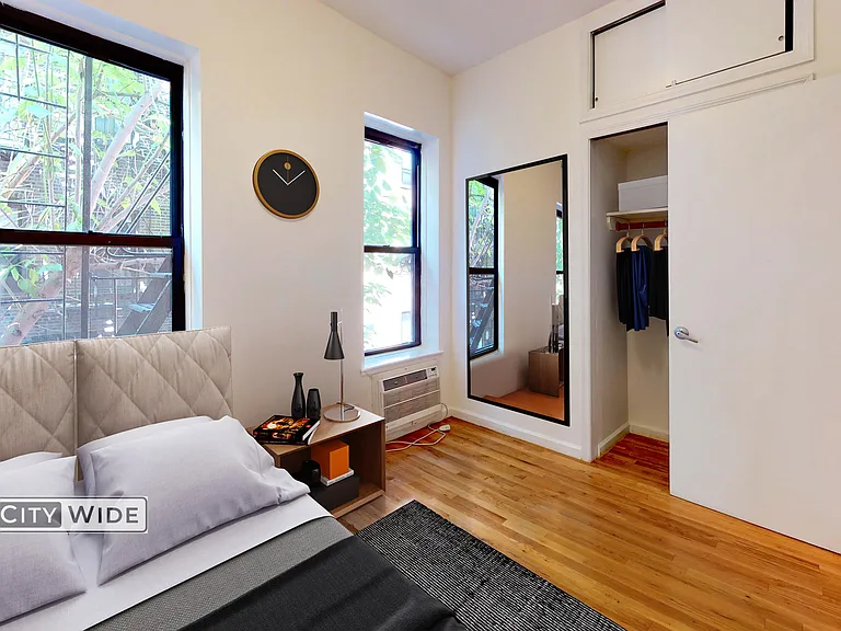 441 W 51st St #4R — Photo 4